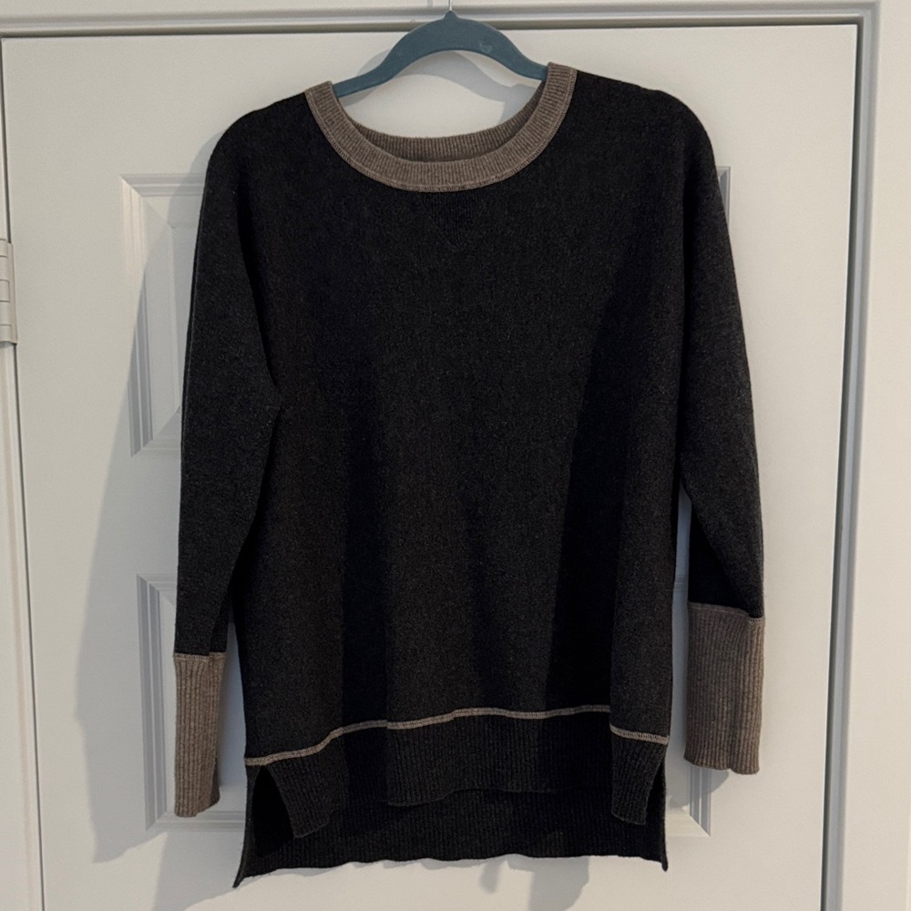 Kinross Charcoal and Beige Crew Neck Sweater